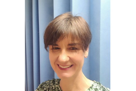 Portrait of Dr Sarah Raistrick